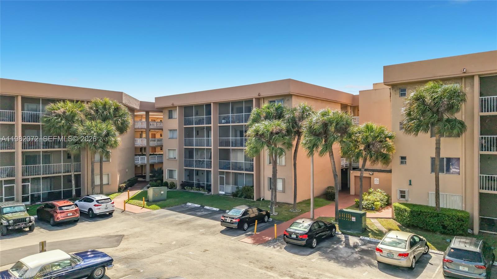 COUNTRY LANE CONDO #2 - Residential