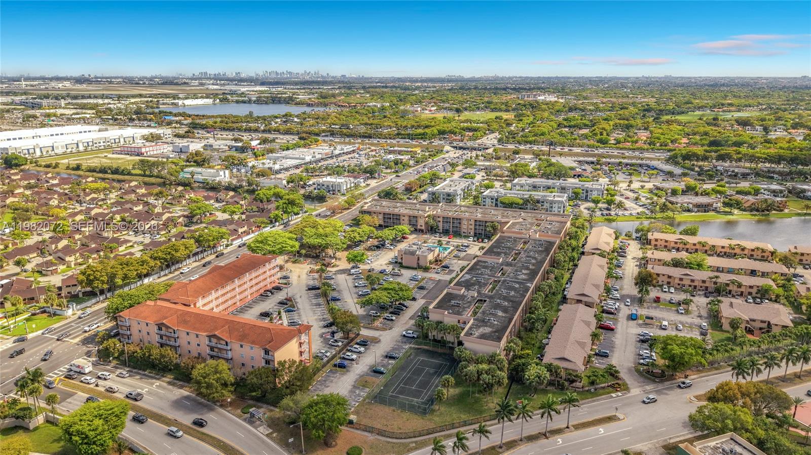 COUNTRY LANE CONDO #2 - Residential