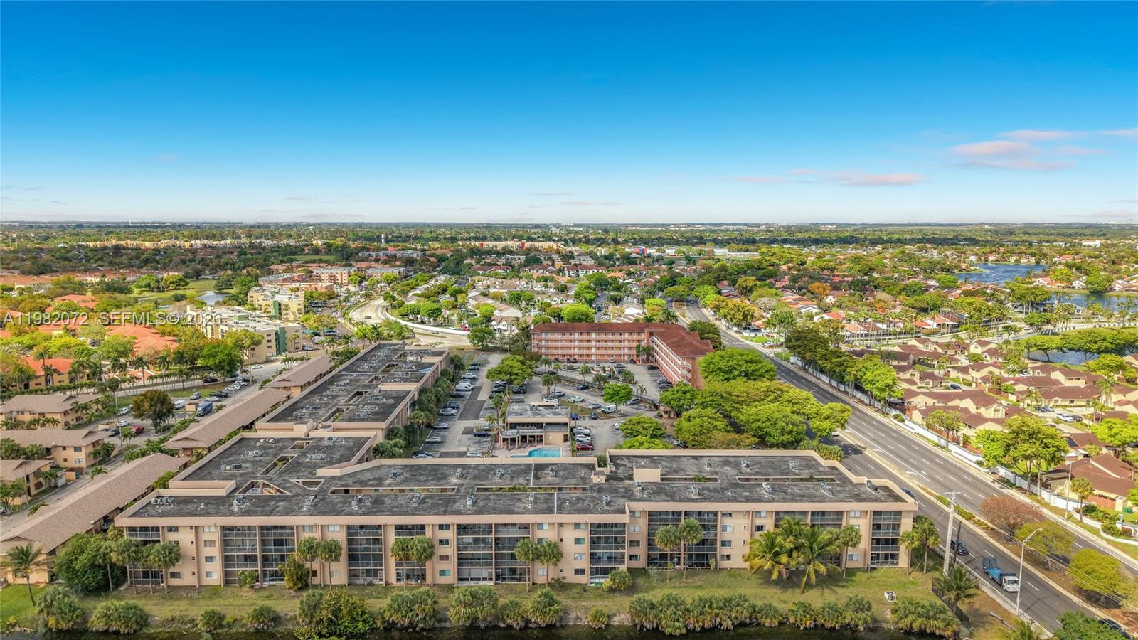 COUNTRY LANE CONDO #2 - Residential