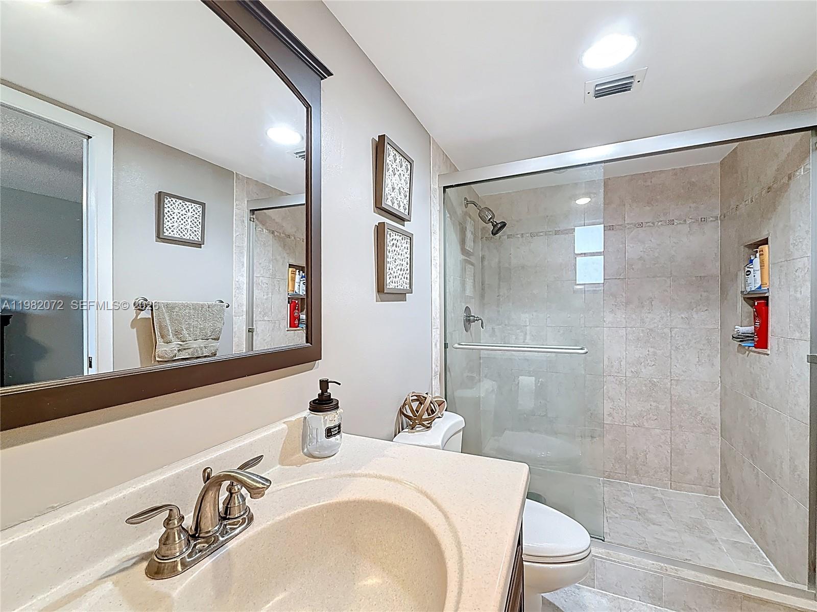 COUNTRY LANE CONDO #2 - Residential