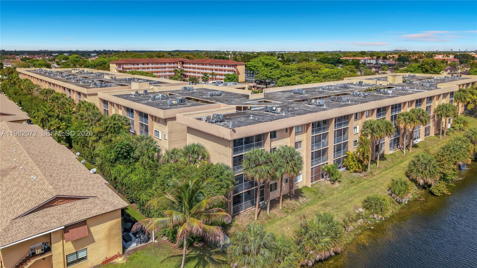 COUNTRY LANE CONDO #2 - Residential