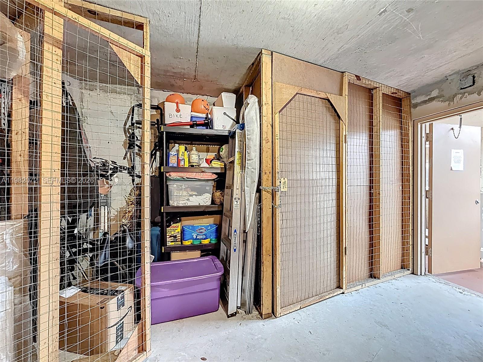 COUNTRY LANE CONDO #2 - Residential