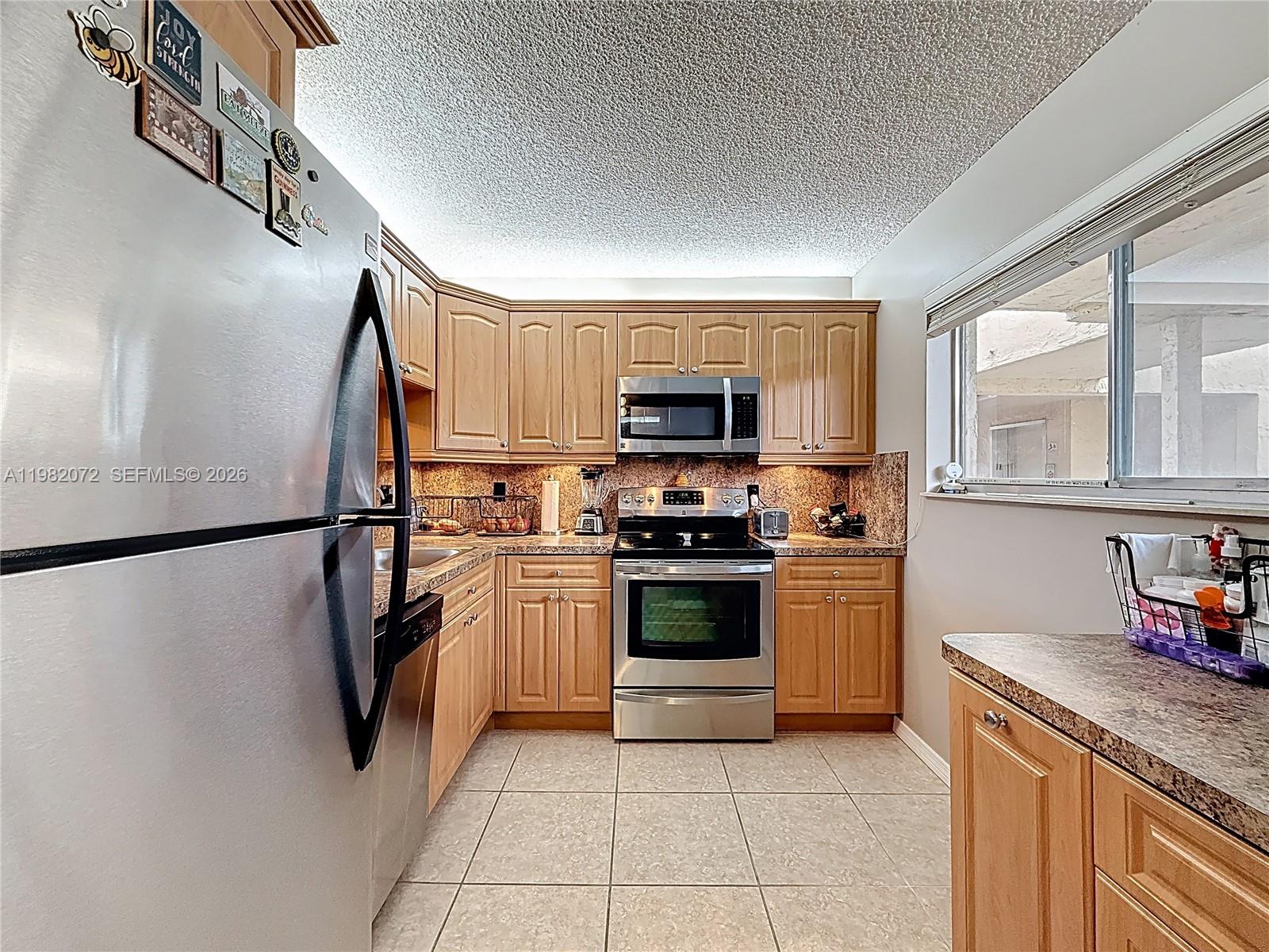 COUNTRY LANE CONDO #2 - Residential