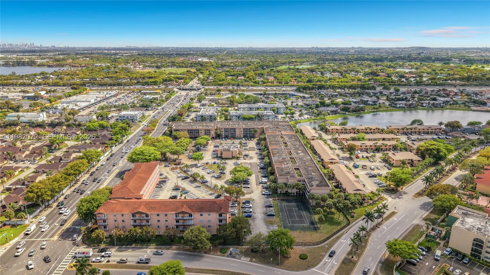 COUNTRY LANE CONDO #2 - Residential