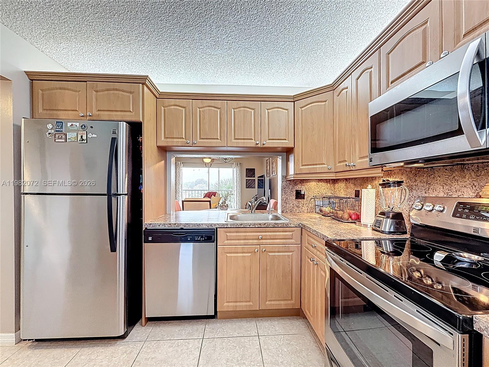 COUNTRY LANE CONDO #2 - Residential