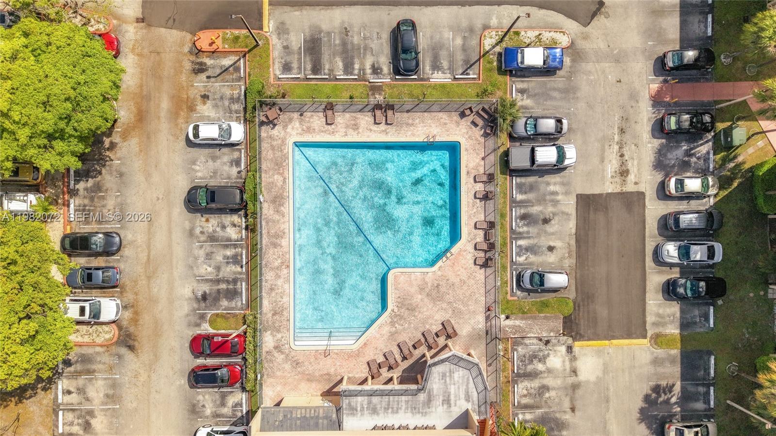 COUNTRY LANE CONDO #2 - Residential