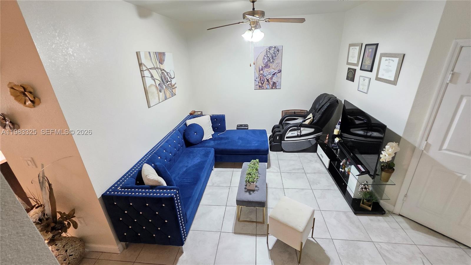 BAYWINDS OF GALAPAGOS FIR - Residential