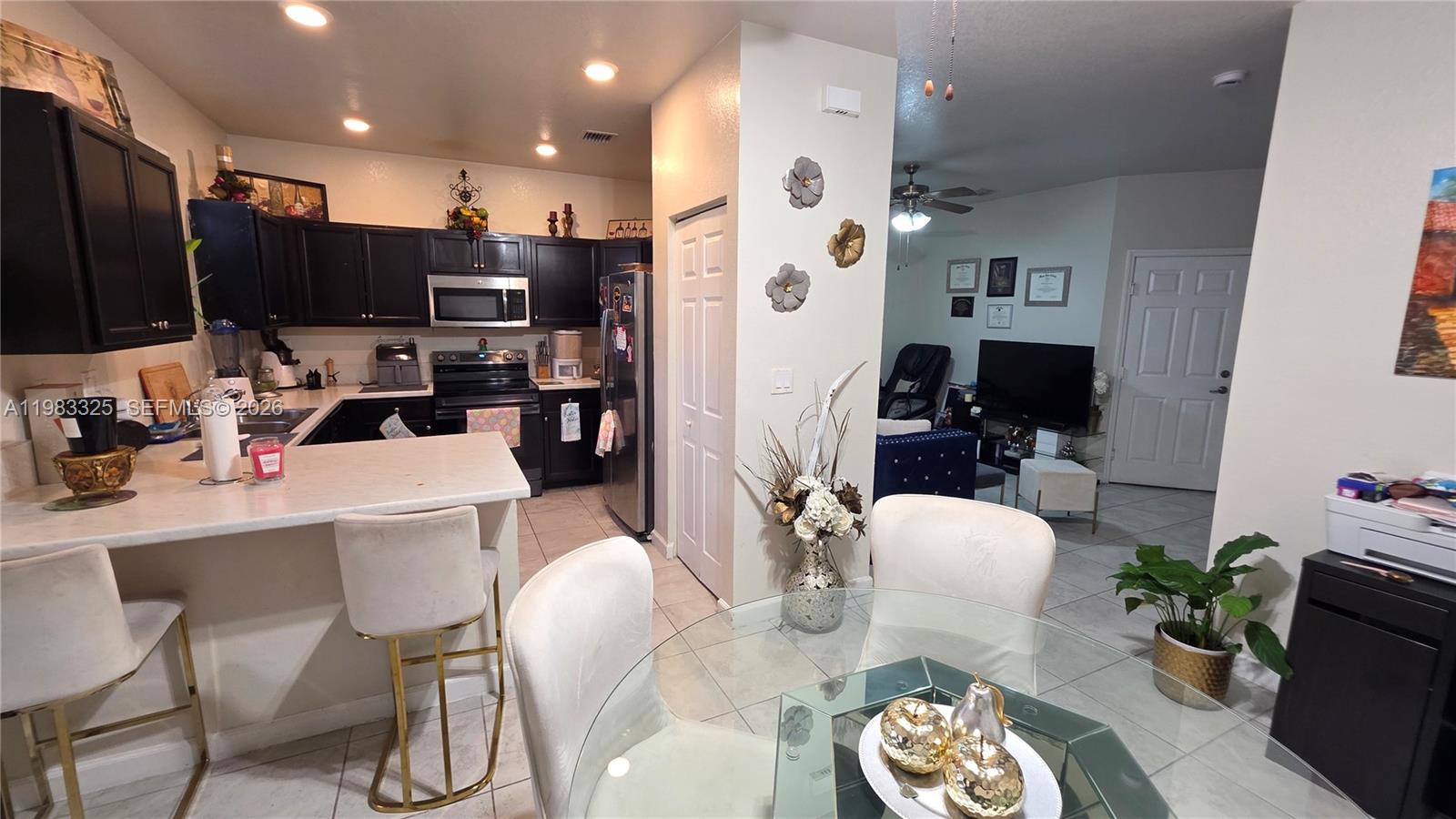 BAYWINDS OF GALAPAGOS FIR - Residential