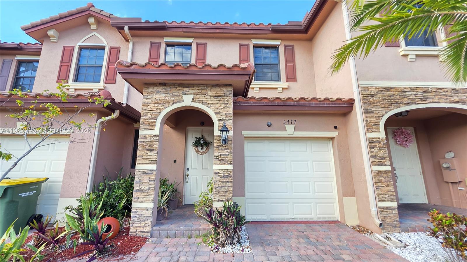 BAYWINDS OF GALAPAGOS FIR - Residential