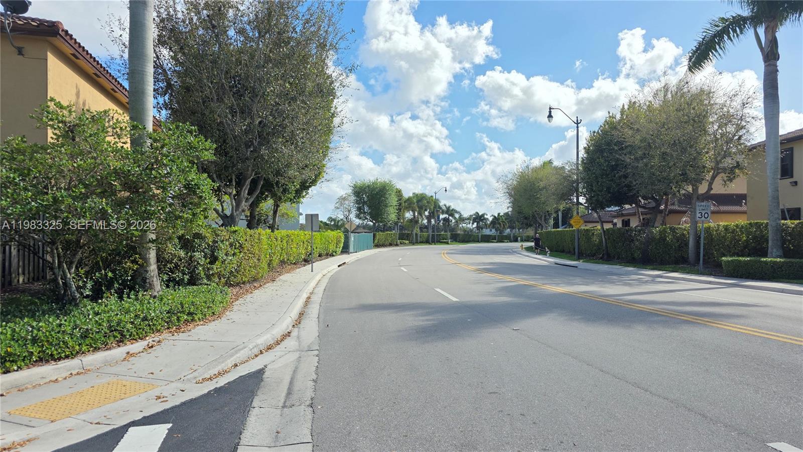 BAYWINDS OF GALAPAGOS FIR - Residential