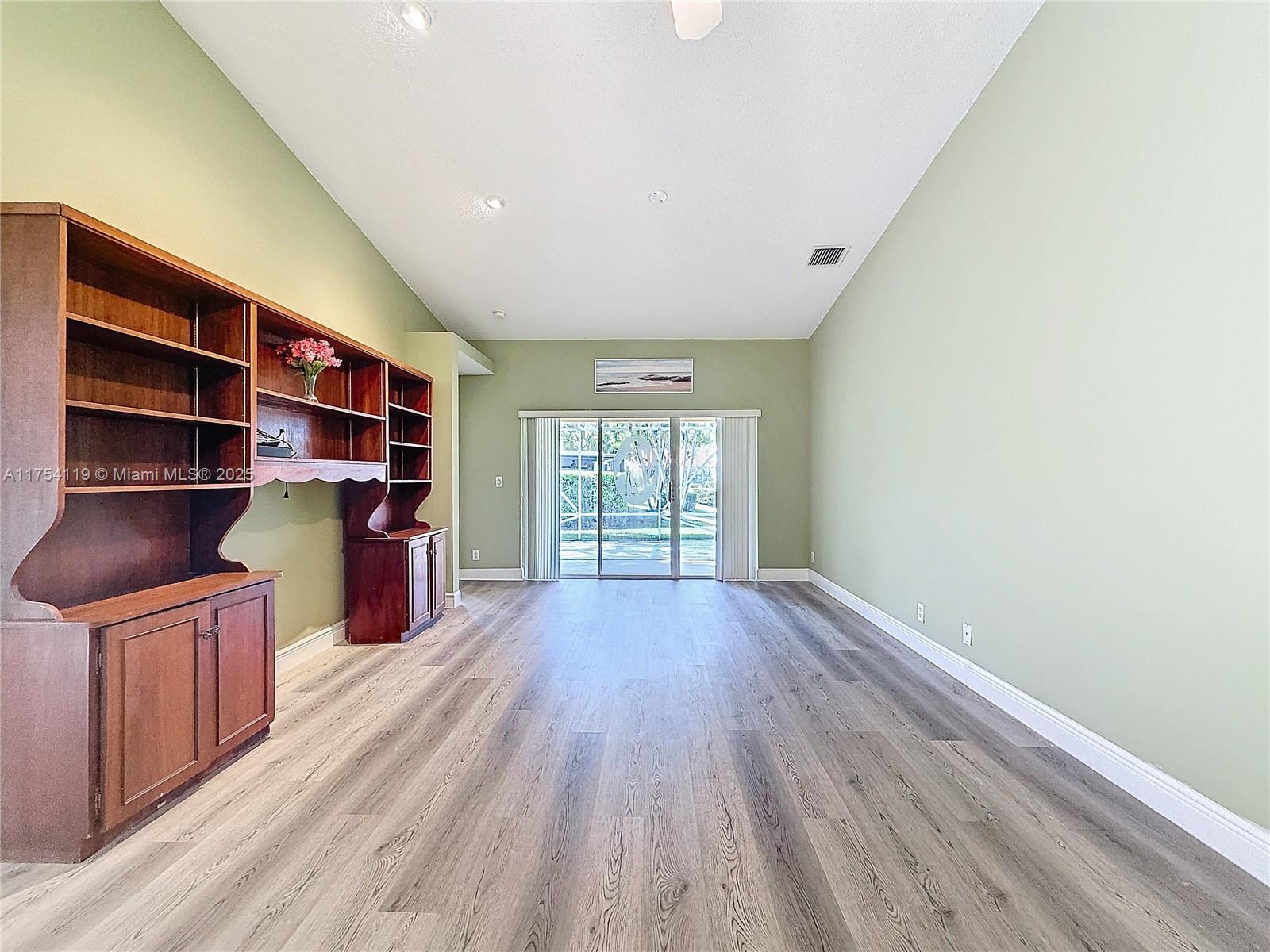 SAUSALITO PLACE - Residential