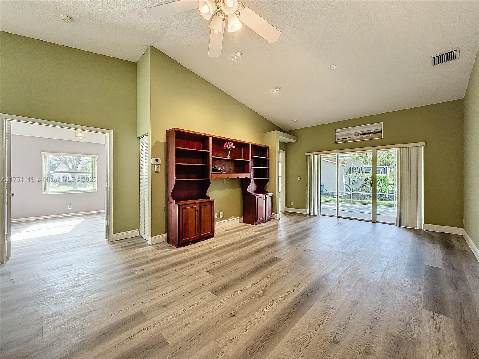 SAUSALITO PLACE - Residential
