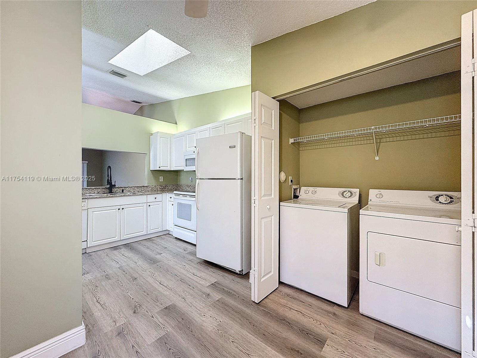 SAUSALITO PLACE - Residential