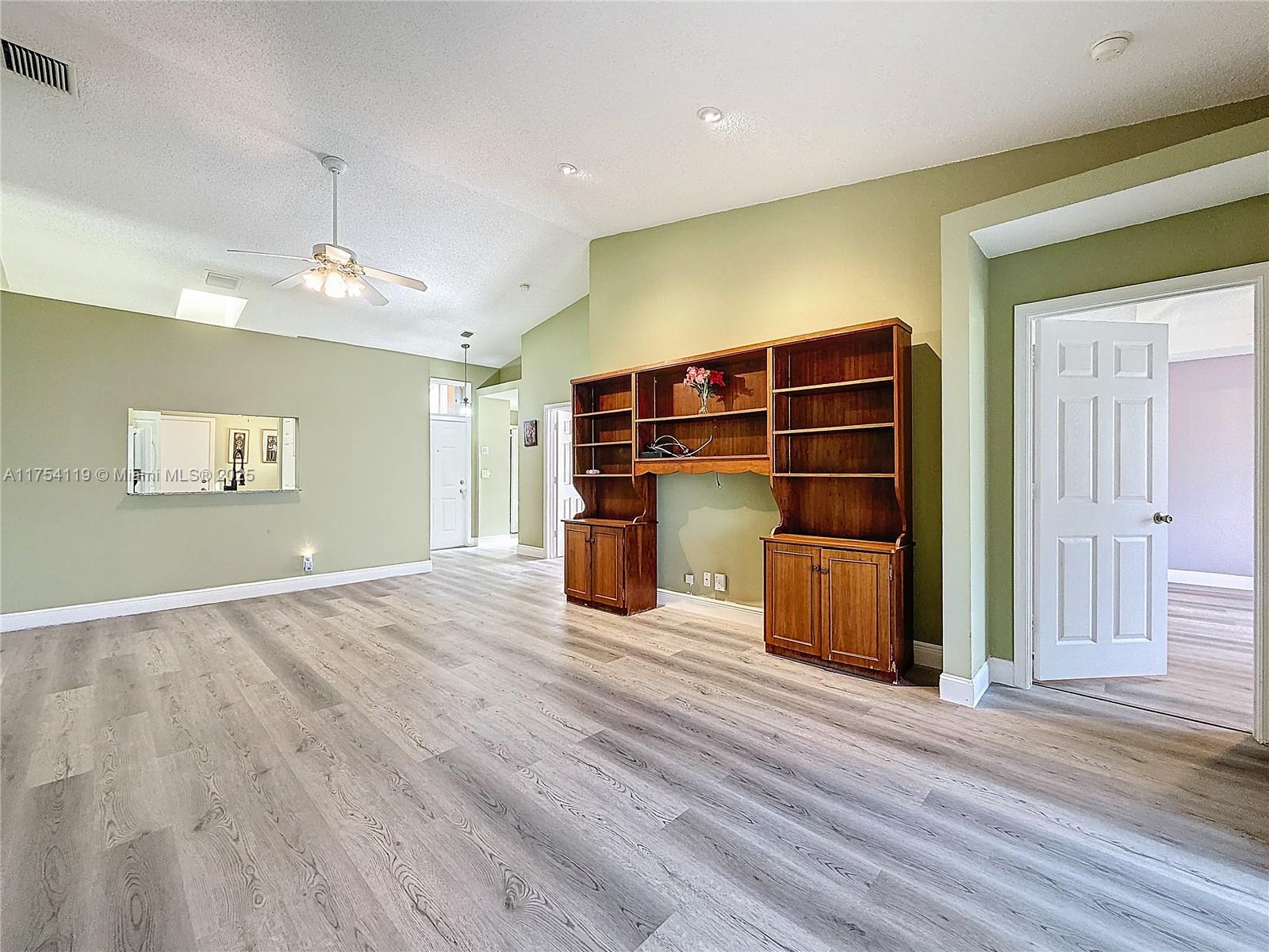 SAUSALITO PLACE - Residential