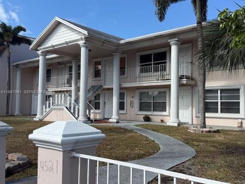 View photos, virtual tours, details... 4521 NE 21st Ave 3 Fort Lauderdale FL 33308