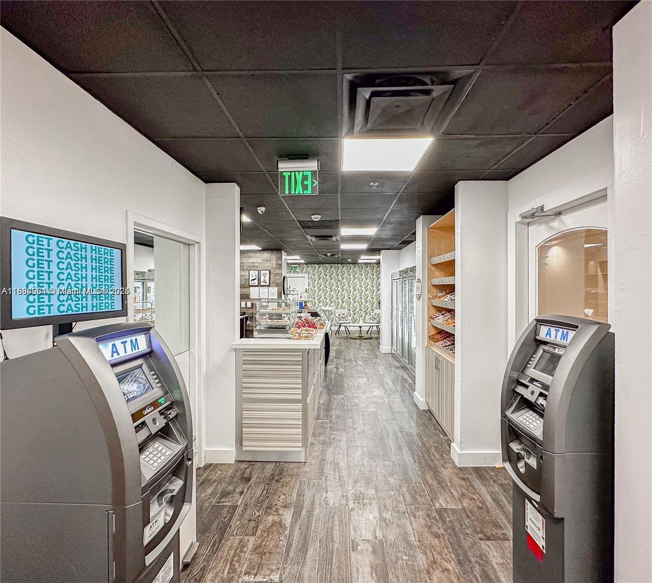 THE PALM BAY YACHT CLUB C - Residential