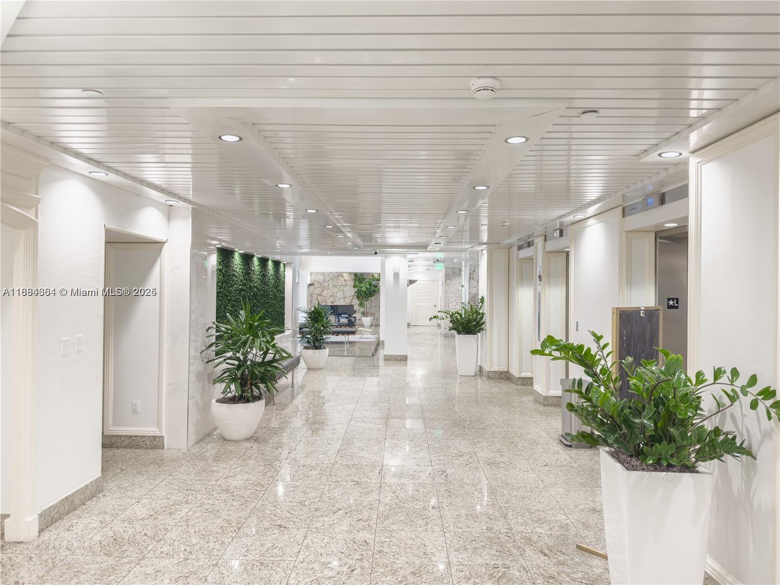 THE PALM BAY YACHT CLUB C - Residential