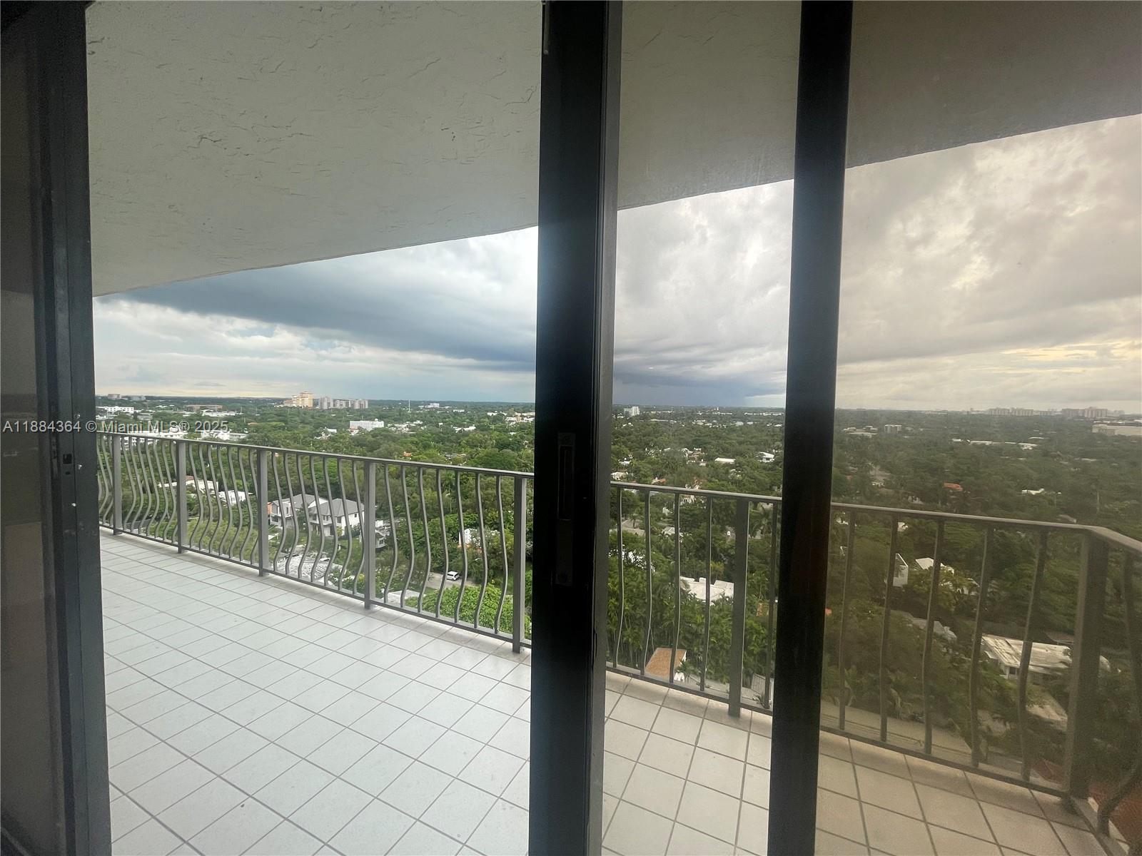 THE PALM BAY YACHT CLUB C - Residential