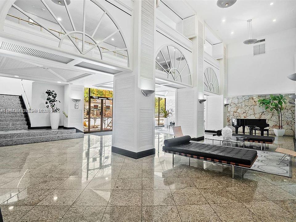 THE PALM BAY YACHT CLUB C - Residential