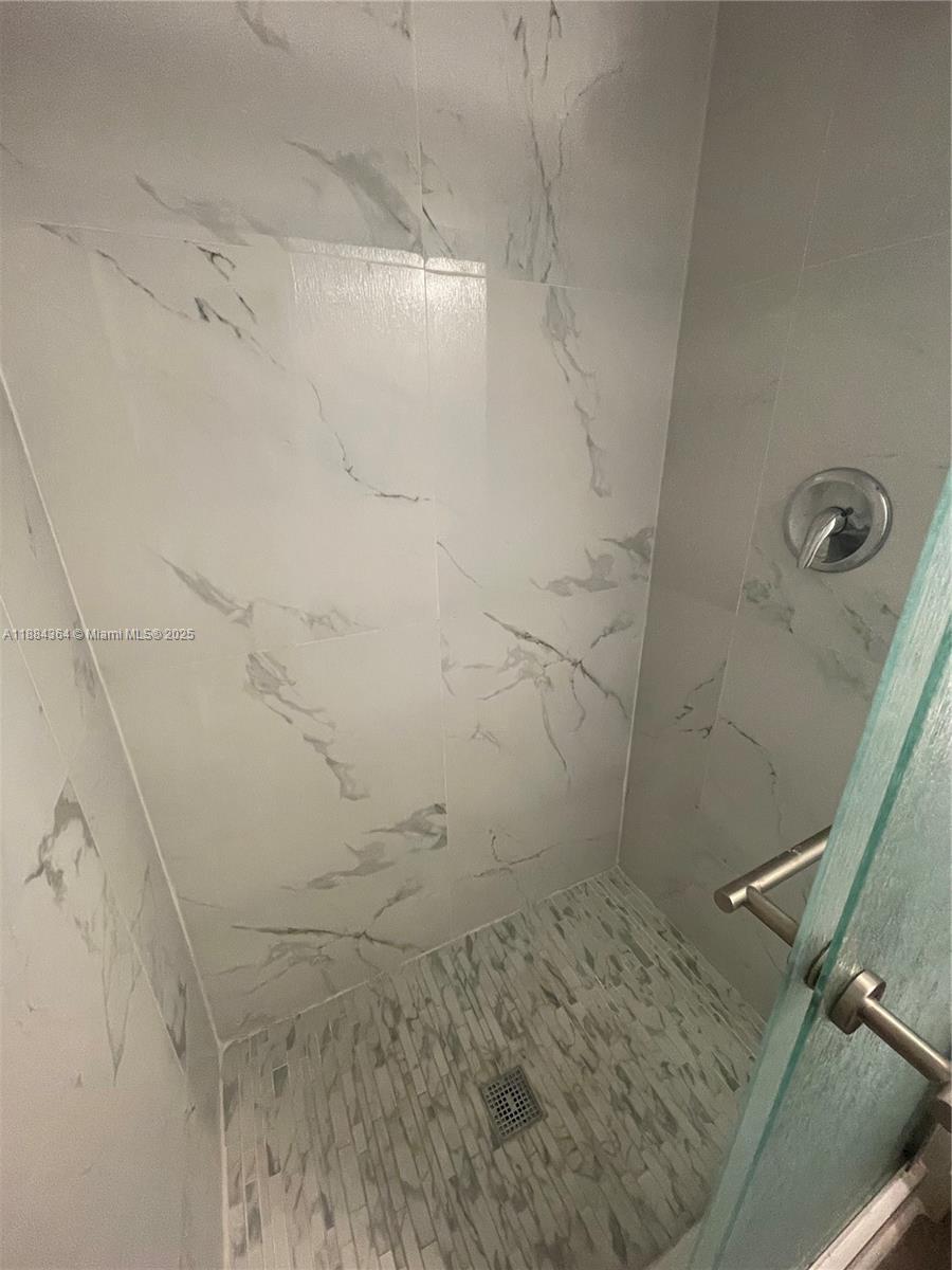 THE PALM BAY YACHT CLUB C - Residential