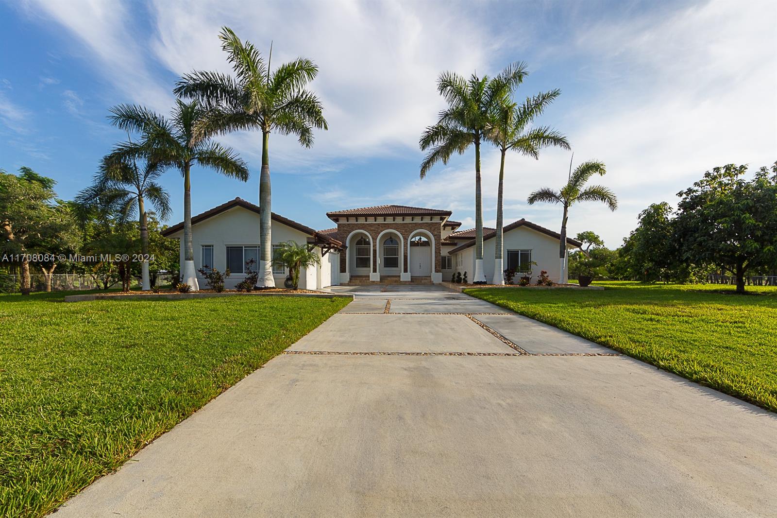 ONE OF A KIND MANSION! IN AN AMAZING LOCATION, WITH ELECTRONIC GATES, IT WAS BUILT IN 2006. PROPERTY HAS 3.5 ACRES OF LAND. AND 3,480 SQFT OF LIVING AREA. WITH 5 BEDROOMS,4 BATHS. 2 OF THE BEDROOMS ARE MASTERS WITH BATHROOMS INSIDE. KITCHEN HAS WOOD CABINETS, GRANITE COUNTERTOPS AND STAINLESS STEEL APPLIANCES. NICE TERRACE OVERLOOKING WITH SWIMMING POOL THAT WAS CONSTRUCTED IN 2020. HOUSE HAS BEEN COMPLETLEY REMODELED AND UPDATED. HAS 3 CAR GARAGE
