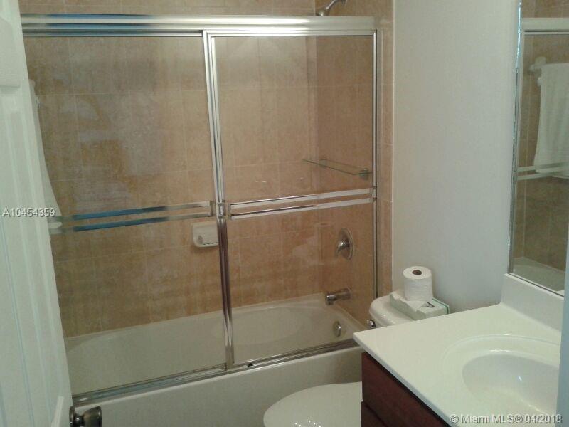 FONTAINEBLEAU WEST NORTH - Residential Lease