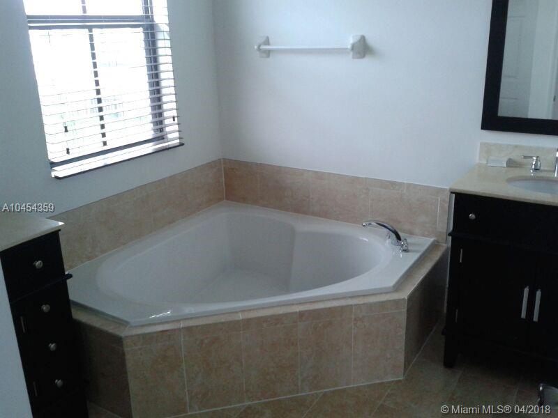 FONTAINEBLEAU WEST NORTH - Residential Lease