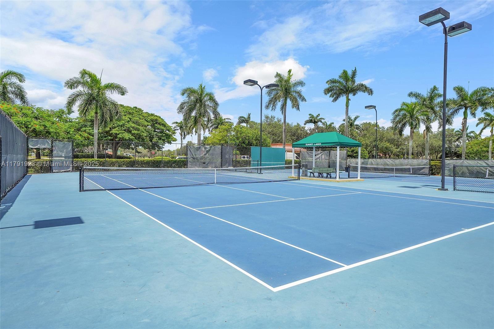 SUNSET LAKES PLAT THREE - Residential