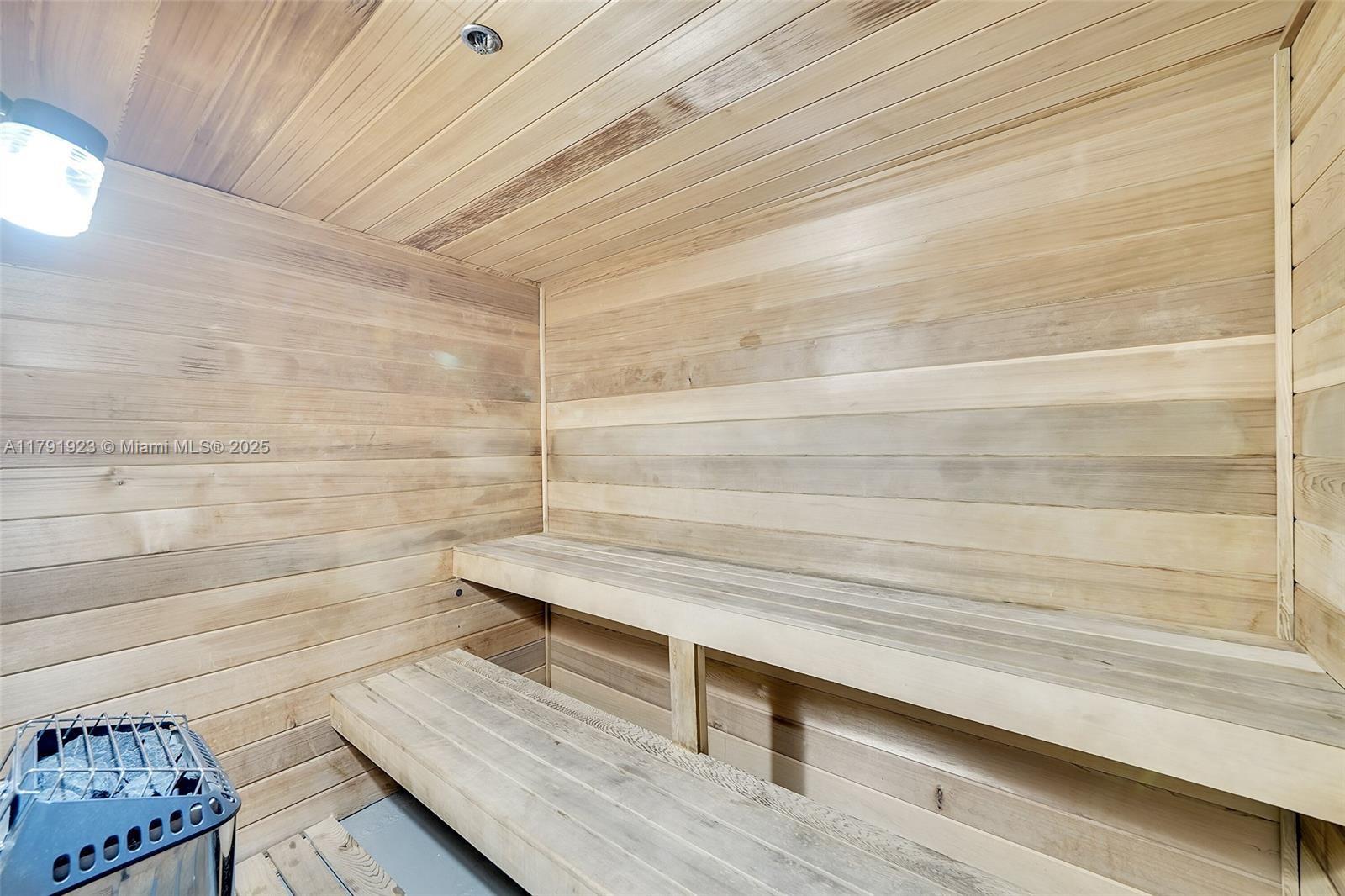 SUNSET LAKES PLAT THREE - Residential