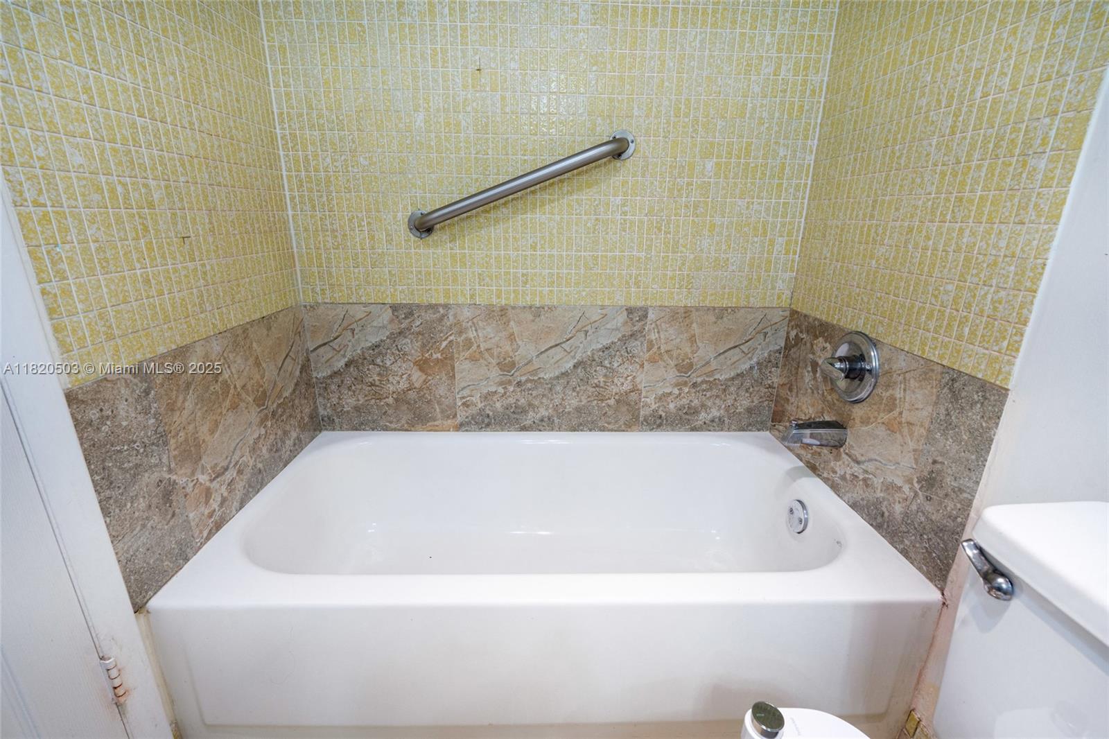 VILLA DORADA CONDO NO 1 - Residential
