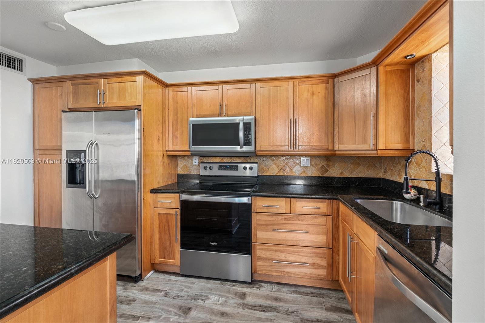 20291 NE 30th Ave PH20