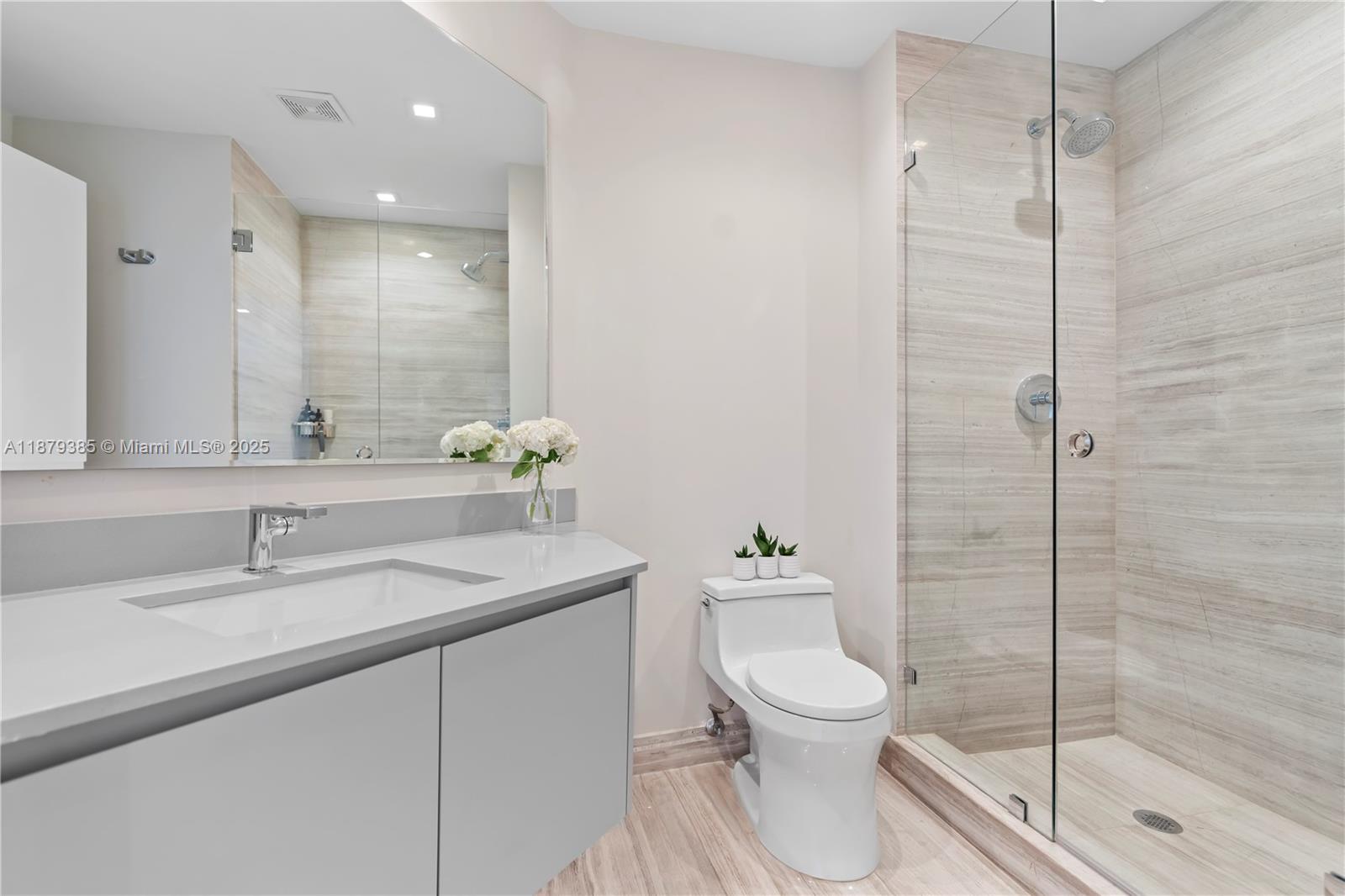 THE LANDMARK - Residential