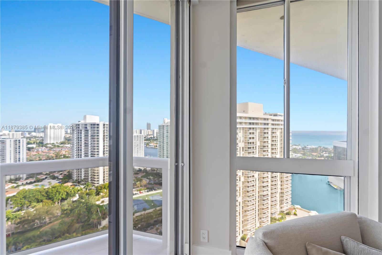 THE LANDMARK - Residential