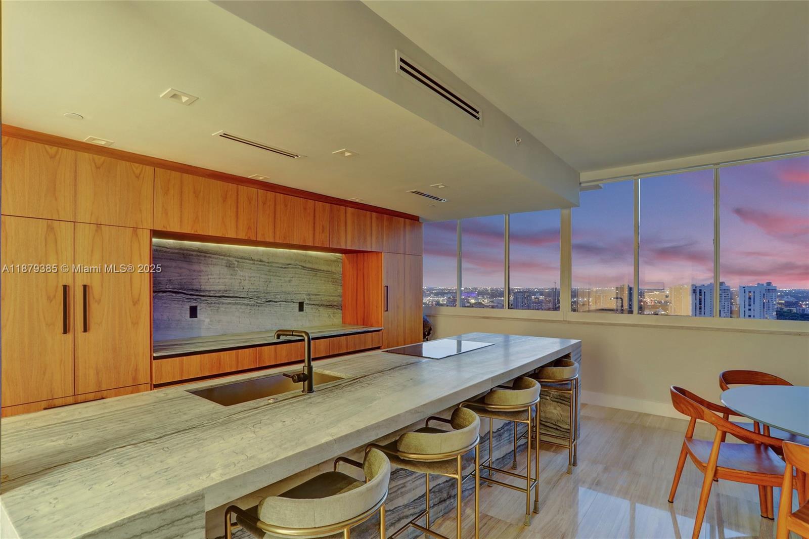 THE LANDMARK - Residential