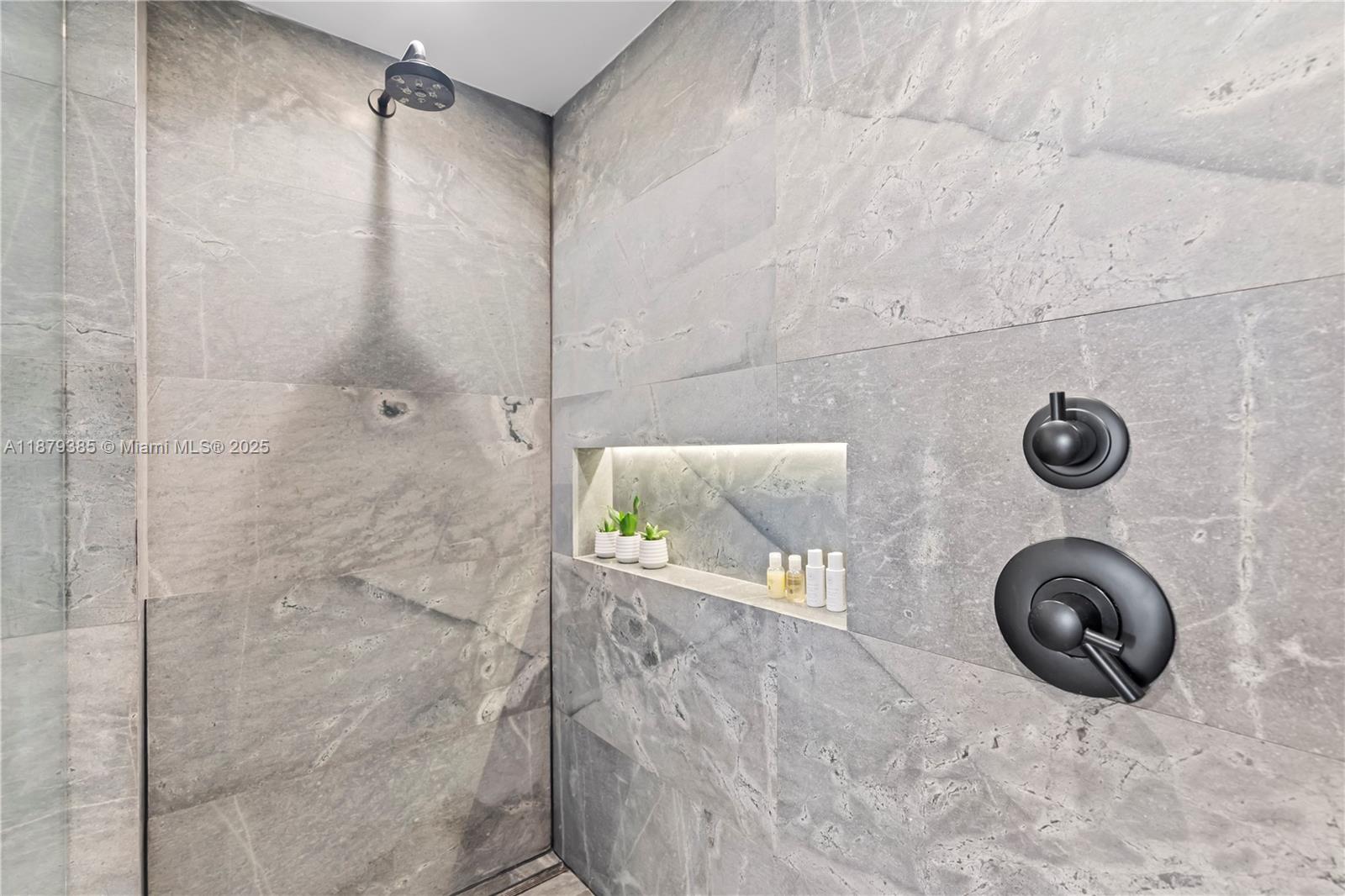 THE LANDMARK - Residential