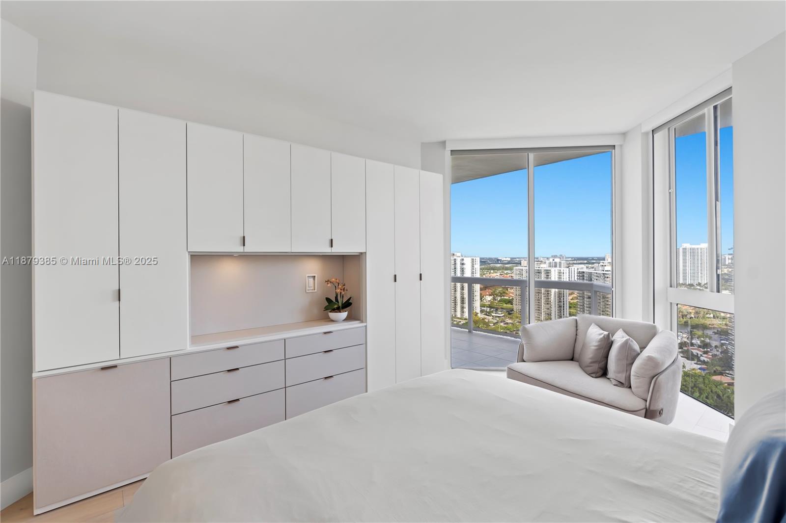 THE LANDMARK - Residential