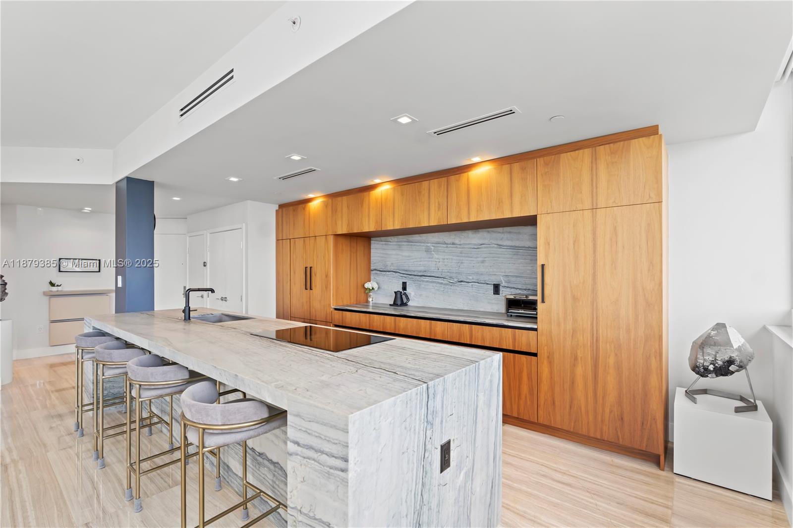 THE LANDMARK - Residential