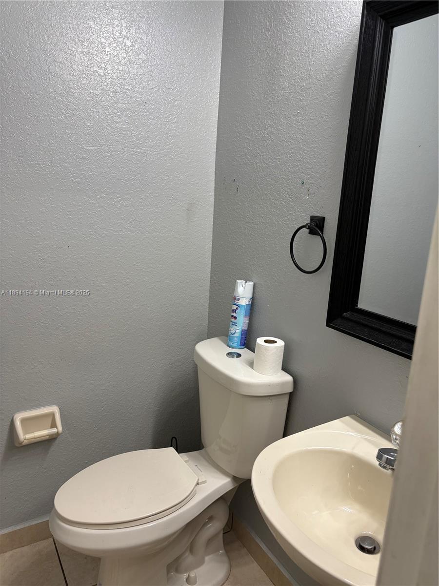 KENDALL BREEZE SOUTH - Residential Lease