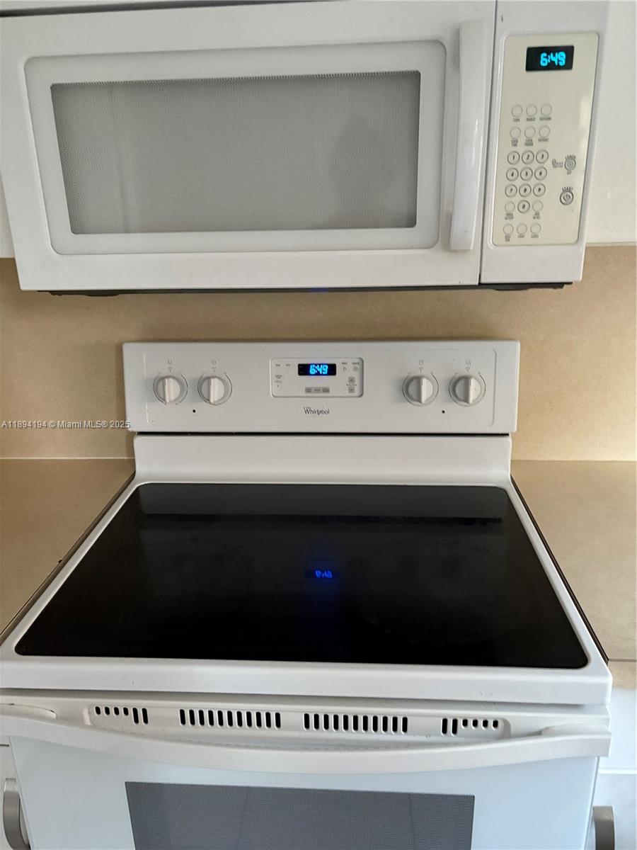 KENDALL BREEZE SOUTH - Residential Lease