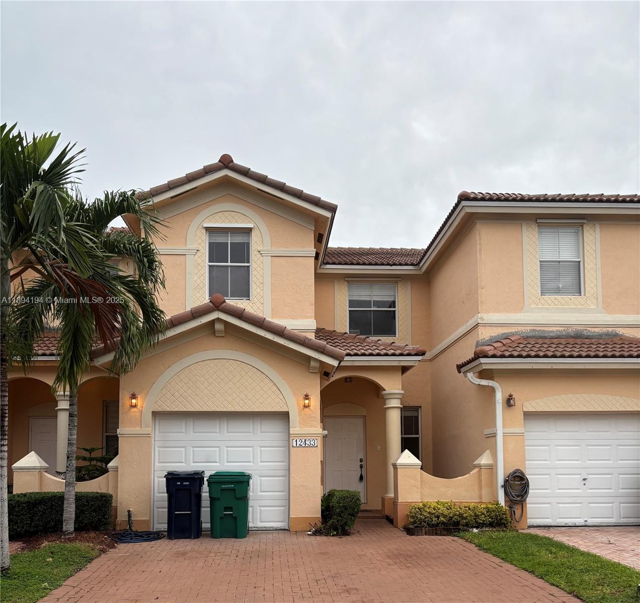 Welcome to Kendall Breeze South!!! Excellent location, 1 block from Turnpike, across the street to a super shopping mall with everything you need, banks, hair salons, restaurants etc. Owner is requesting a 2 Yr Lease minimum.
Unit is well maintained will be freshly painted and cleaned before we start showings. Remarks & pictures will be changed accordingly. Great schools and a oriented neighborhood. Paved backyard.. LOX BOX SHOWINGS CALL ME.