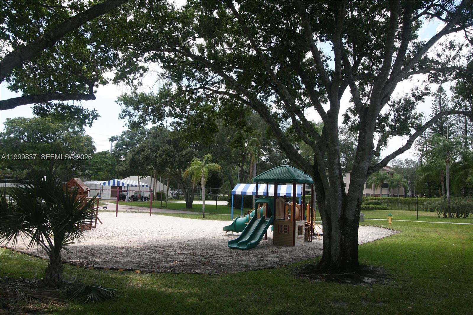 BAYWOOD VILLAGE II-C COND - Residential