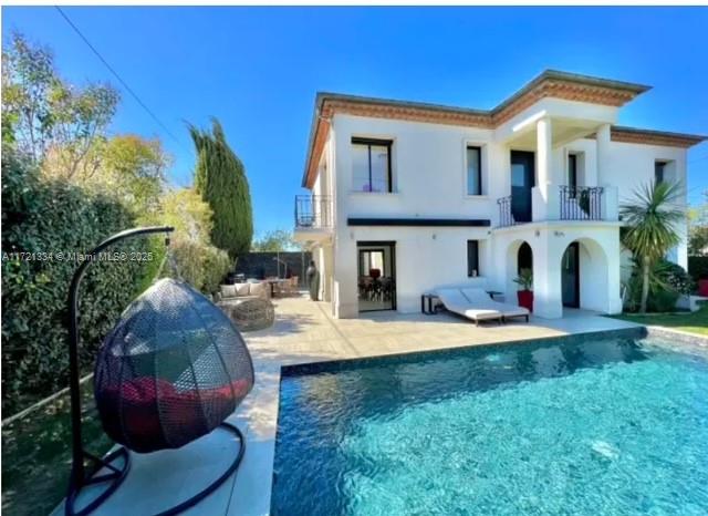 Luxury Villa for in the heart of Aix the jewel of Provence. Walking distance to the vibrant city center offering absolute tranquility. 2,150 square feet (200 m²) of living space,beautifully landscaped & gated on a 8,600 sq ft (800 m²) lot. Lush greenery, private heated pool, 4 bedrooms, 3.5 bath. Expansive living room featuring a wine cellar, and a dining area that flows seamlessly into a modern open-plan kitchen. A south-facing terrace bathed in sunlight.Aix has been home to artists such as Paul Cézanne and is renowned for its tree-lined boulevards, historic fountains, and charming markets. 30 minutes to the Mediterranean coast, an hour from the lavender fields of Provence, The city’s proximity to international airports,TGV train lines makes it a prime location for American investors.