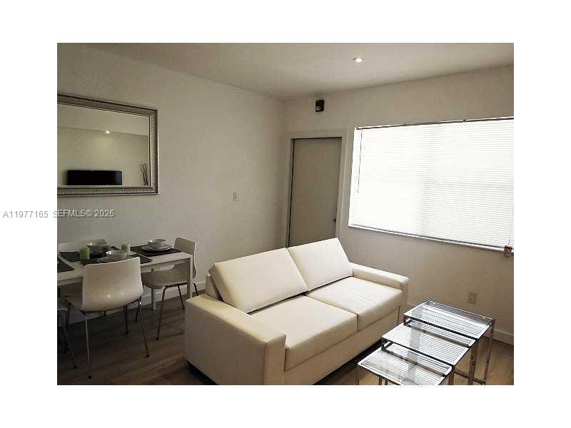 THE PINEAPPLE CONDO - Residential Lease