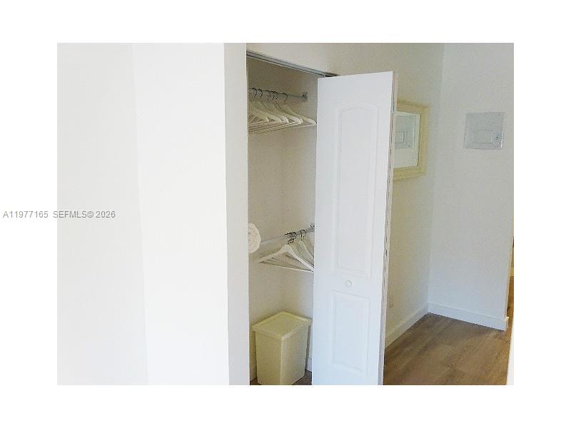 THE PINEAPPLE CONDO - Residential Lease