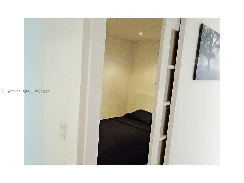 THE PINEAPPLE CONDO - Residential Lease