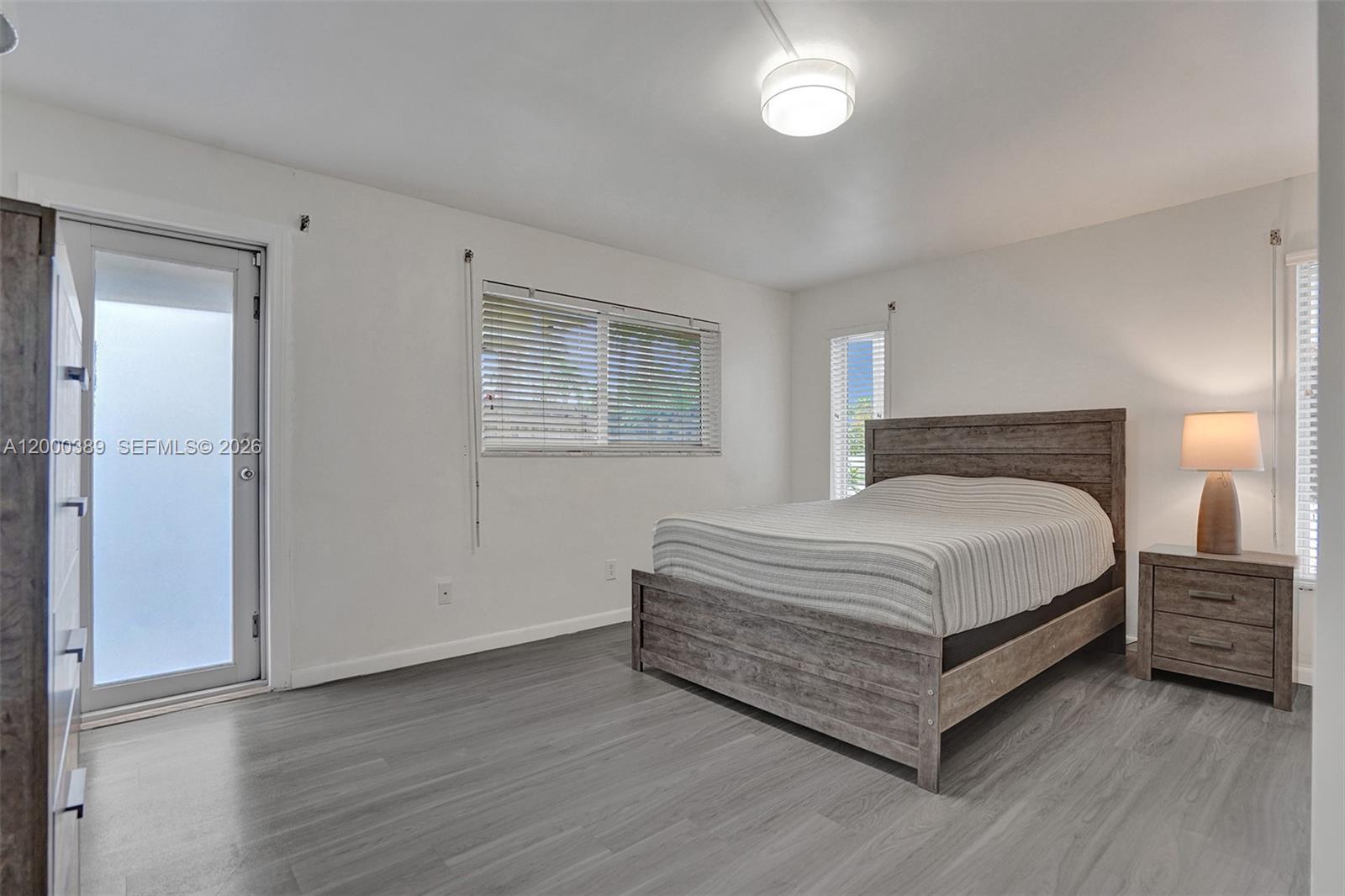 HOLLYWOOD LAKES SECTION - Residential