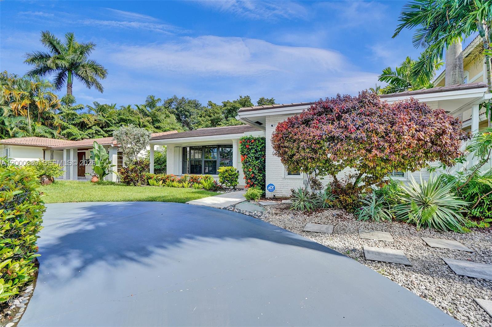 HOLLYWOOD LAKES SECTION - Residential