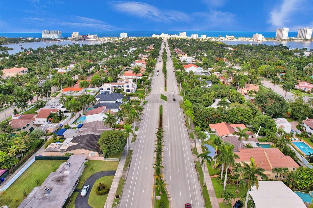 Photo of 1116 Hollywood Blvd, Hollywood, FL 33019 (MLS # A12000389)