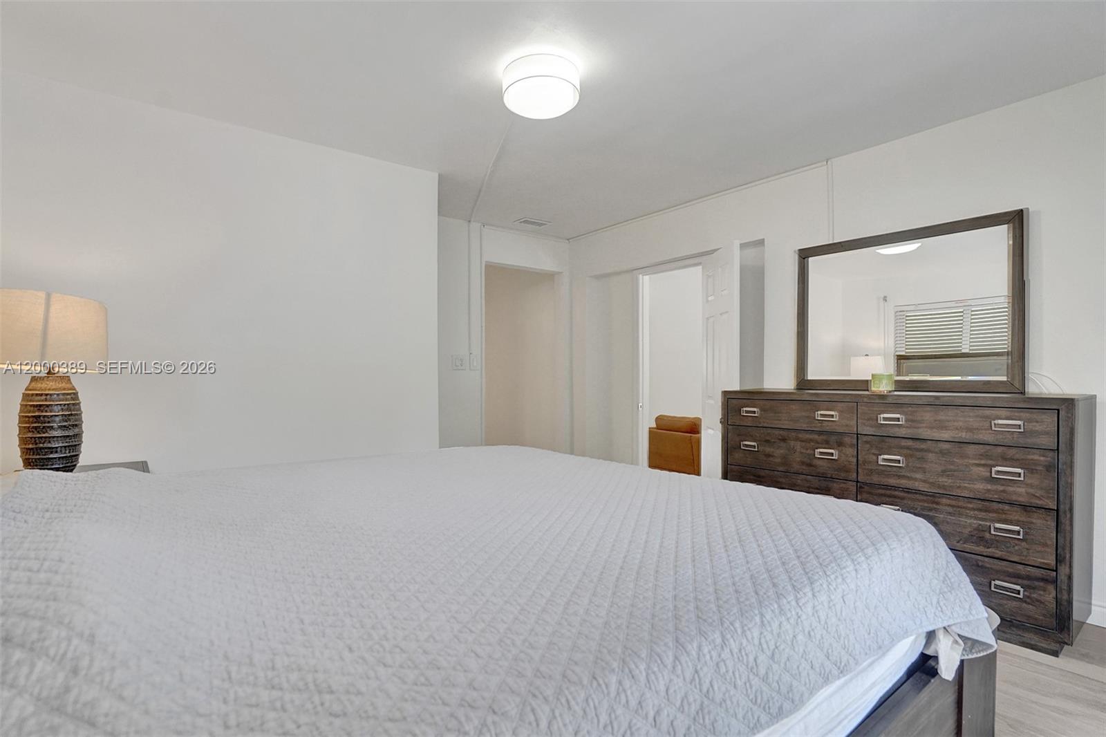 HOLLYWOOD LAKES SECTION - Residential