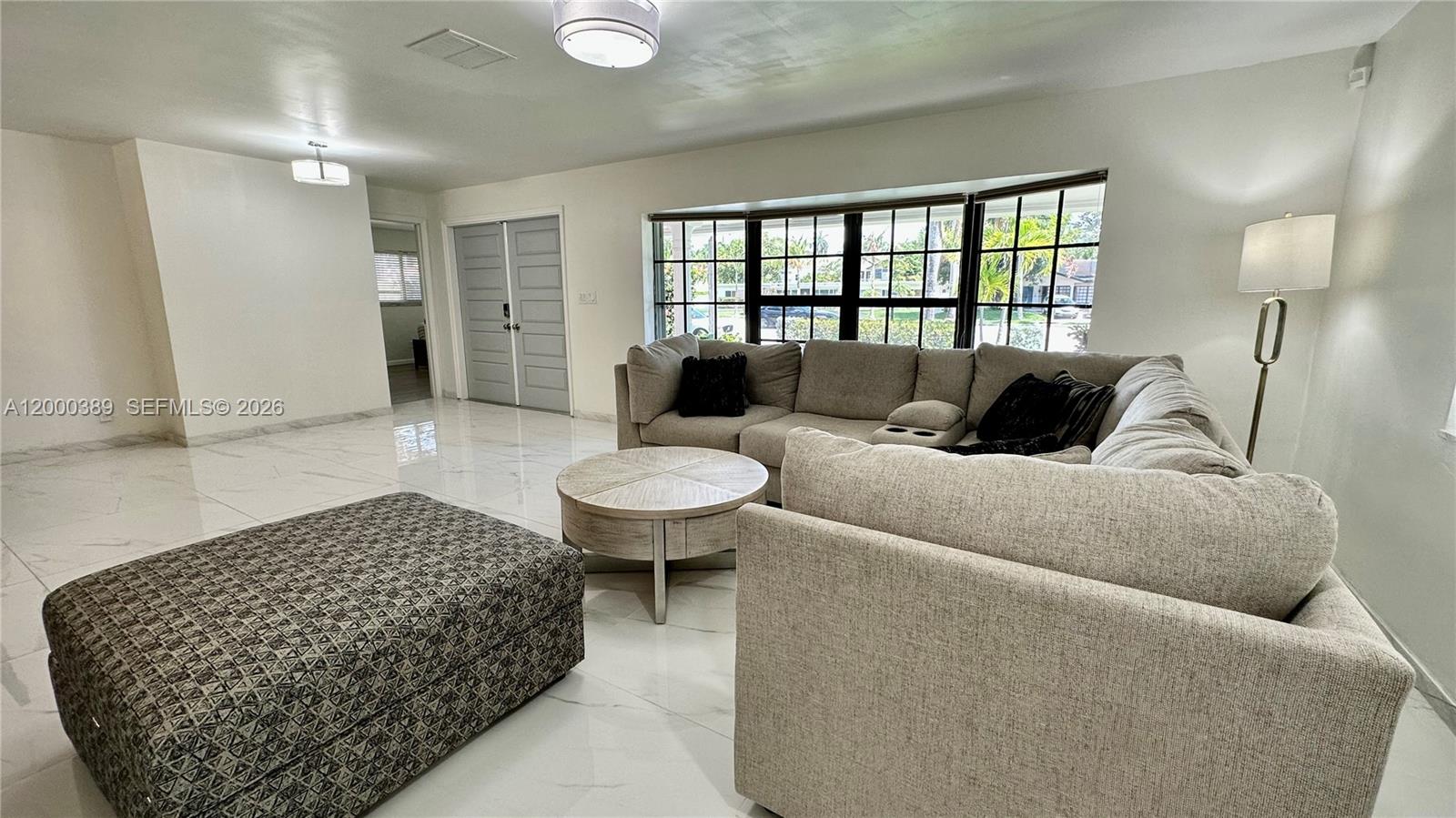 HOLLYWOOD LAKES SECTION - Residential